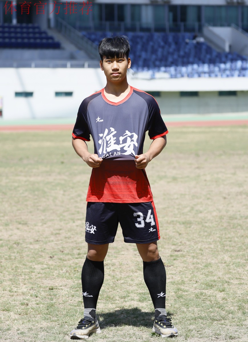 足球是青春纪念册 卢斌:最美光阴奉献给北理工 足球是青春纪念册 卢斌:最美光阴奉献给北理工